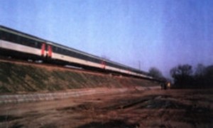 Mit OBEG bewehrter und fertiggestellter Bahndamm (Strecke Dresden - Leipzig) Mit unserem OBEG bewehrter und fertiggestellter Bahndamm (Strecke Dresden - Leipzig)