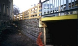Mit OBEG bewehrte Behelfsbrücke (Max-Walter-Brücke; Heidenau in Sachsen) Mit unserem OBEG bewehrte Behelfsbrücke